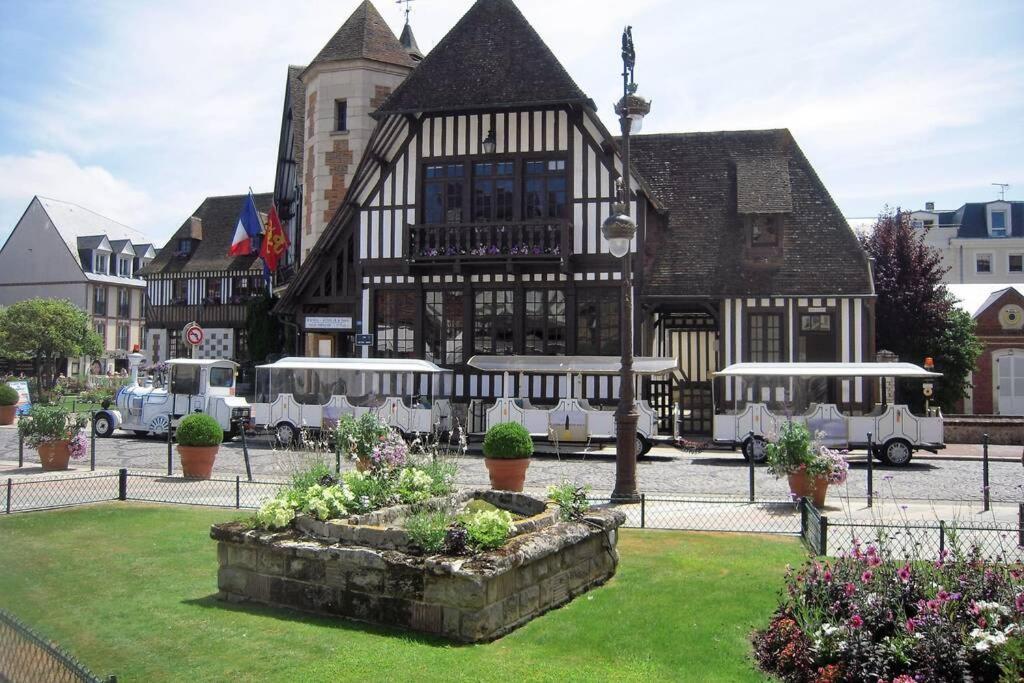Maison Moderne Et Spacieuse Au Centre De Deauville Esterno foto